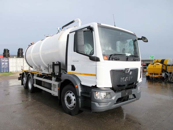 REF 04 - New 2023 MAN 3300 gallon vacuum tanker for sale